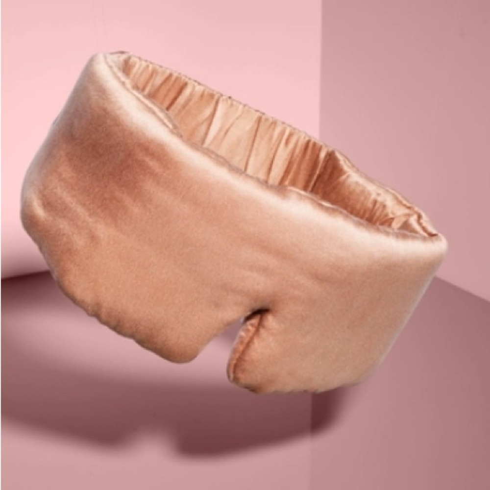 LUNYA washable silk eye mask includes storage bag